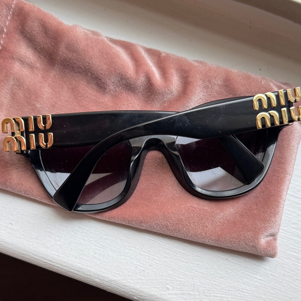 MIU MIU SMUO1Y 1AB5D1
WOMEN SUNGLASSES MUOTYS 1A-5D1 BLACK GREY EYEWEAR - Picture 14 of 15